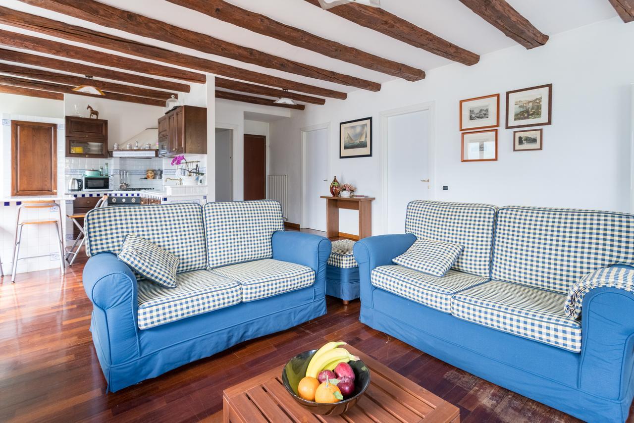 Una Terrazza Da Sogno By Rent All Como Apartment Carate Urio Exterior photo